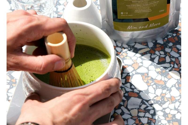 Image do post Estudo japonês sugere que matcha pode ajudar a reduzir espirros causados por rinite alérgica