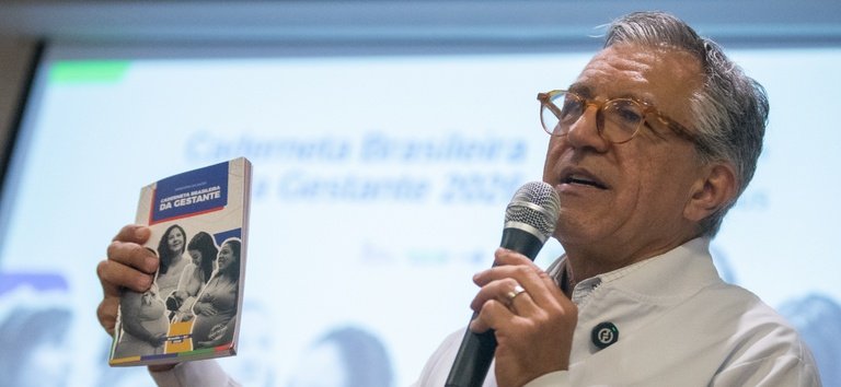 Image do post Ministério da Saúde lança versão digital da Caderneta da Gestante e amplia acompanhamento pré-natal no Brasil