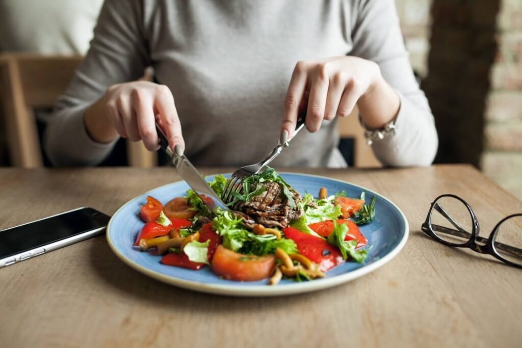 Image do post Alimentação equilibrada pode prevenir doenças crônicas e transformar a saúde no Brasil